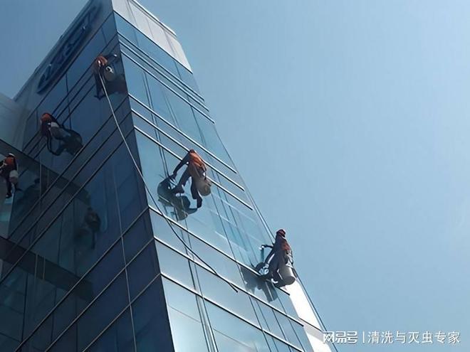高空城市的守护者 东莞园区高层建筑外墙清洗服务重要性及策略解析